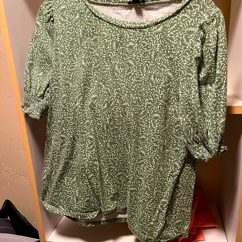 Green printed top with smocked short sleeves